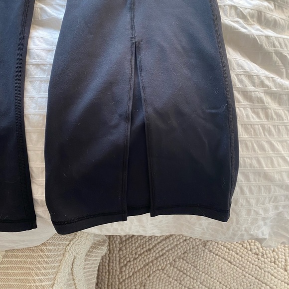 TNAction Split Front Hem Flare Leggings - Picture 4 of 4